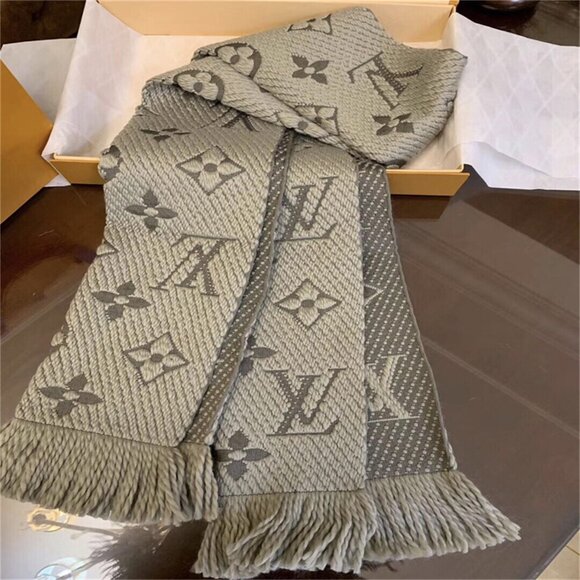 😛Louis Vuitton scarf with box😛 - Picture 7 of 8